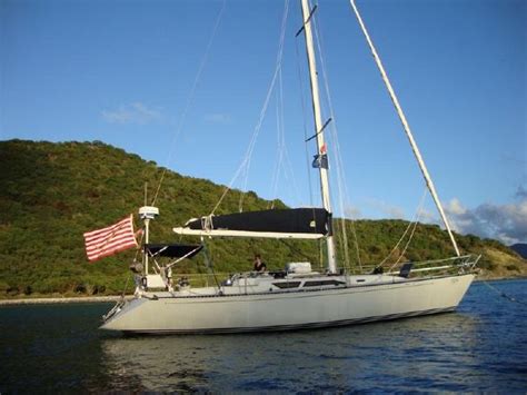 Perry Design Review: C&C 34 + and 34R .